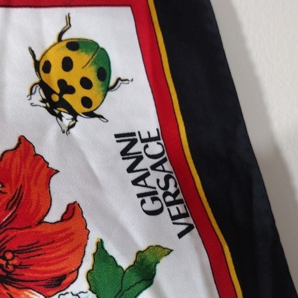 Designer Versace Silk Scarf – Dog & Floral Print 34x34-Inch Women’s Accessory - Picture 6 of 11